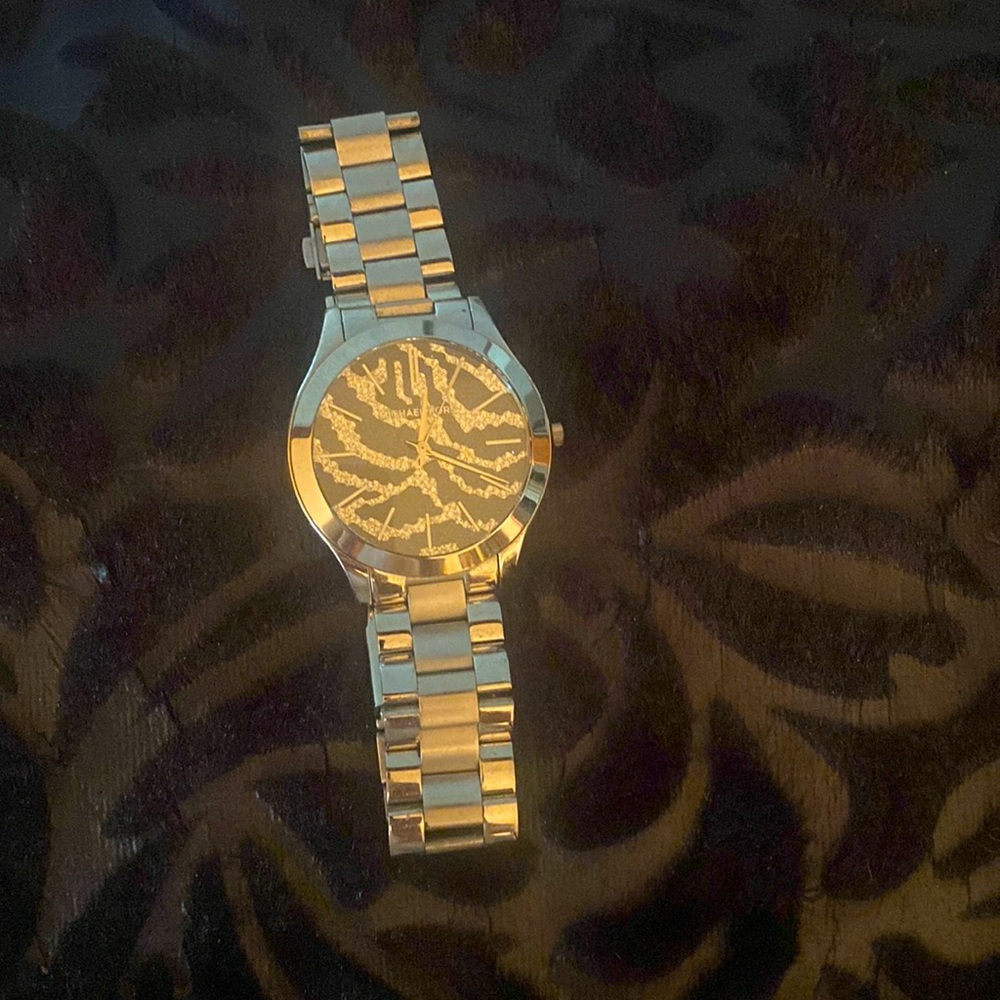 Michael Kors  Stainless Steel Watch with Crystal Accent 🦓🍒